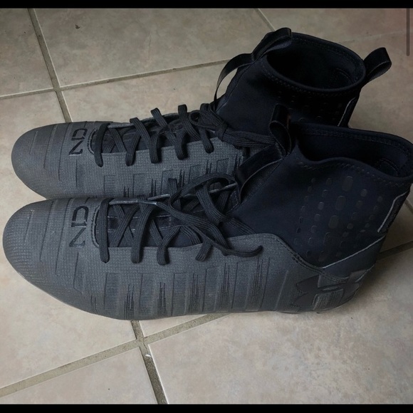 Under armor cleats - Picture 1 of 6